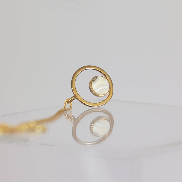 Hestetand | Indrammet af cirkel